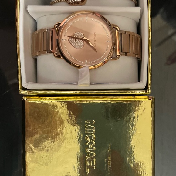 Michael Kors ladies Gift Set MK4468 - Picture 2 of 2